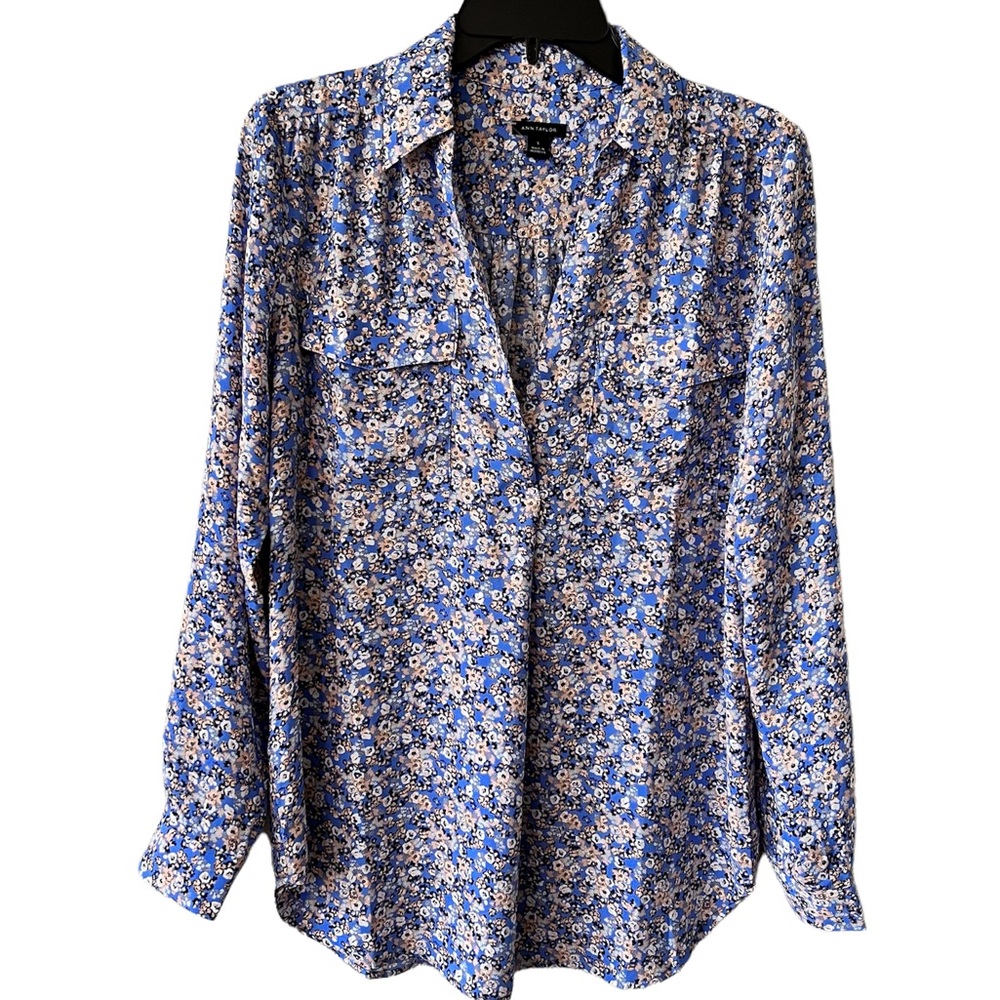 Ann Taylor V-Neck Long Sleeve Lightweight Blue Floral Shirt Blouse Sz Small